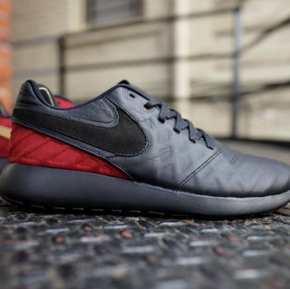 Nike Other - Men's Nike Roshe Tiemp VI (Size 9)